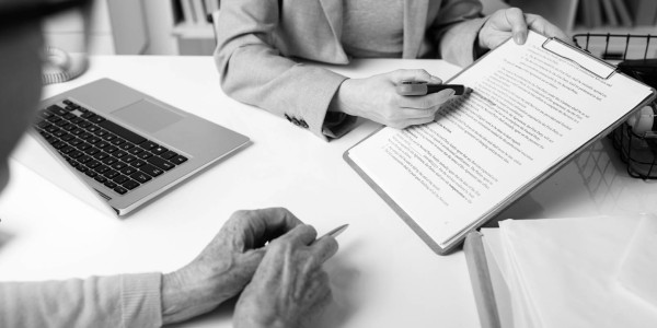 Derecho Mercantil / Abogados Mercantilistas Culla · Cumplimiento de Normativas Derechos Consumidor